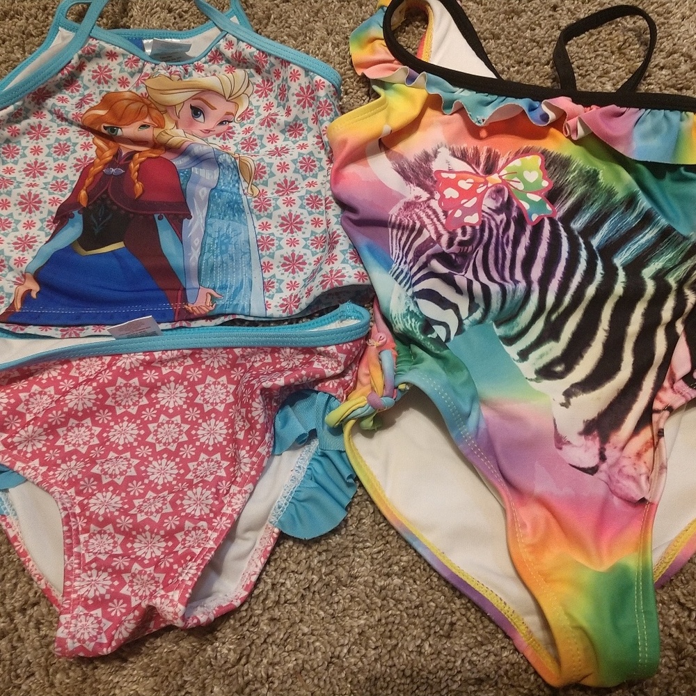 Girls swimsuit